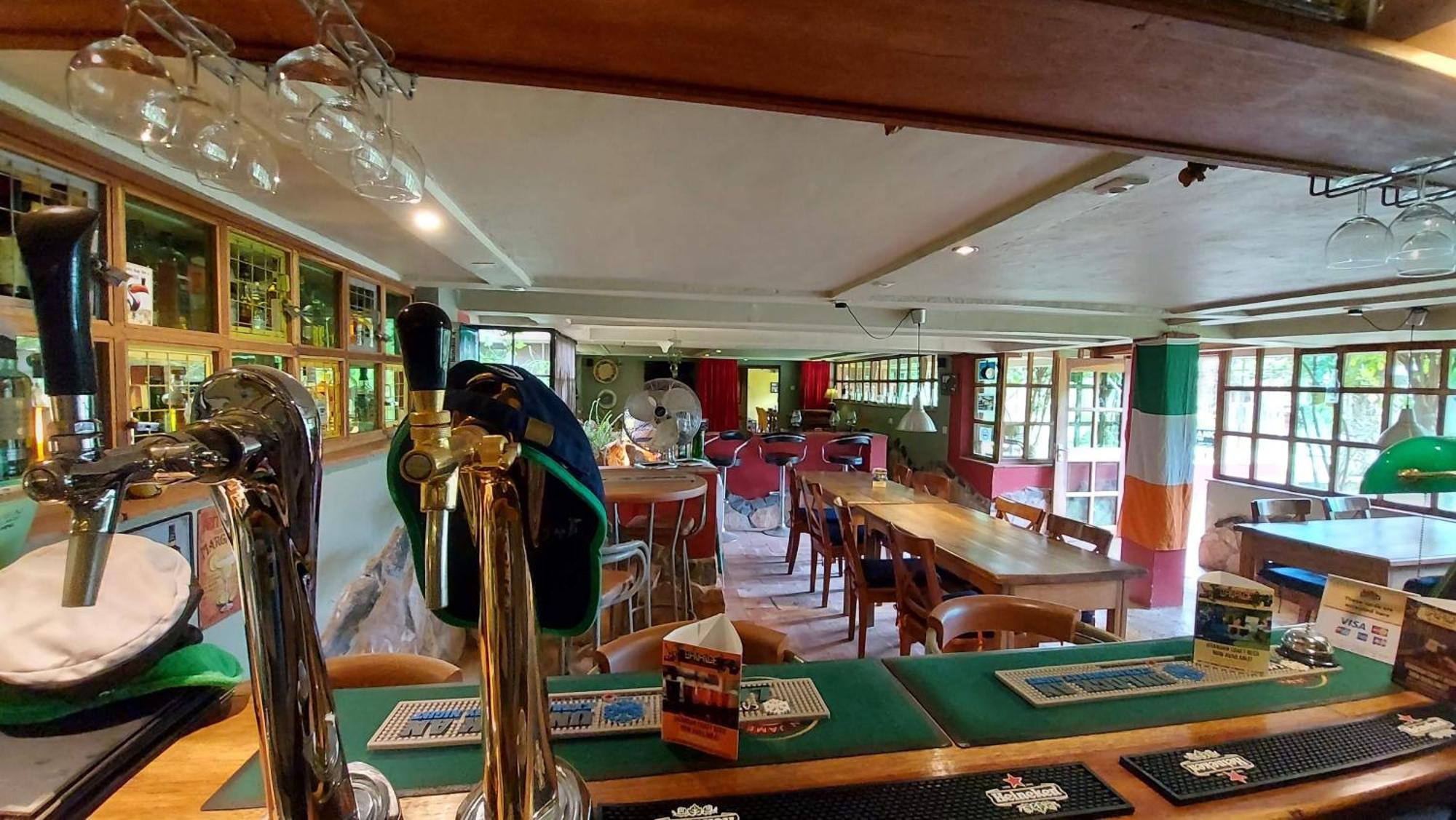 Yellow Haven Lodge Kampala Luaran gambar